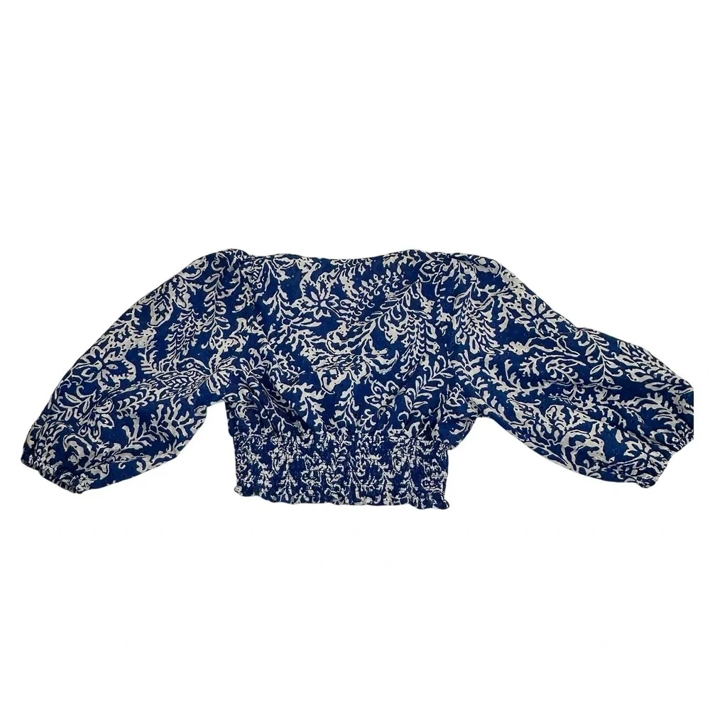 Zara Blue White Floral Eyelet Smocked Cropped Blouse Puff Sleeve V-Neck‎ Top M